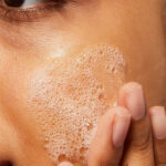 Cerave-Hydrating-Foaming-Oil-Huile_Lavante_Application_Visage_700x785